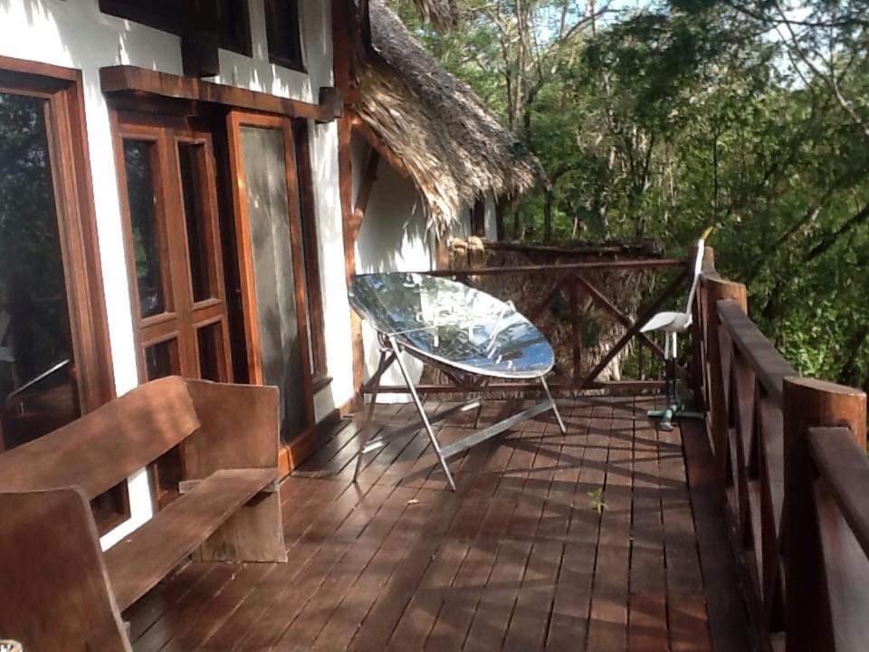 Tuani Ecolodge Tola Luaran gambar