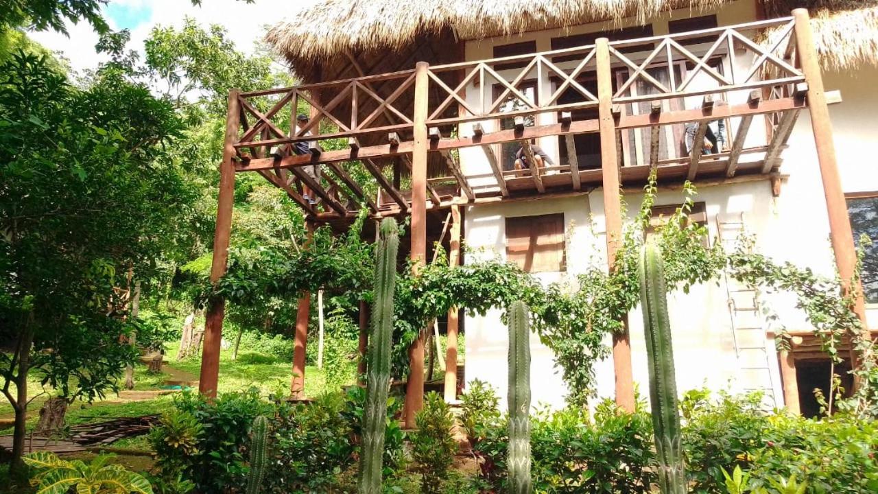 Tuani Ecolodge Tola Luaran gambar